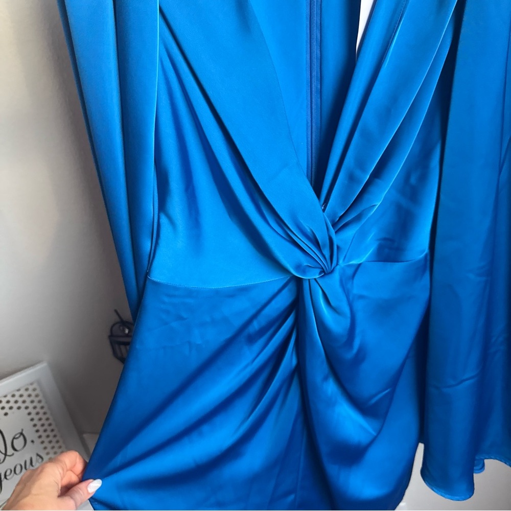 NWT Badgley Mischka Nora Satin V-Neck Long Bell Sleeve Twist Front Mini Dress - Picture 7 of 11